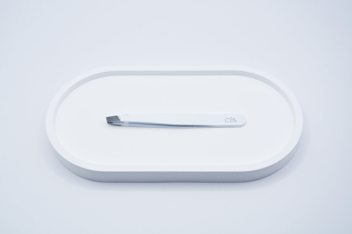 CÍLS Slant Tweezer